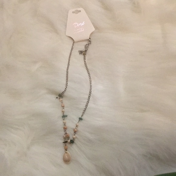 Doré Shell Necklace - Picture 1 of 1